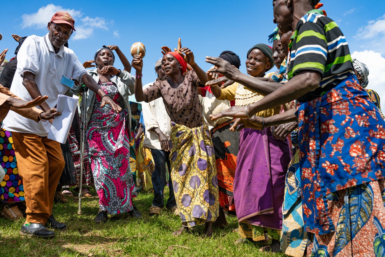 Community members on Nkombo Island.